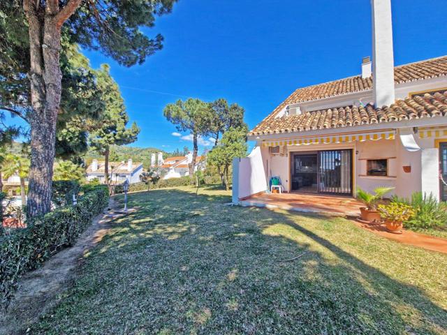 Casa pareada en venta en Calahonda photo 0