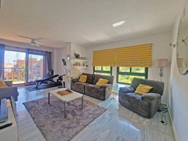 Piso en venta en Urbanización Calahonda-Golf-Riviera del Sol-Miraflores photo 0