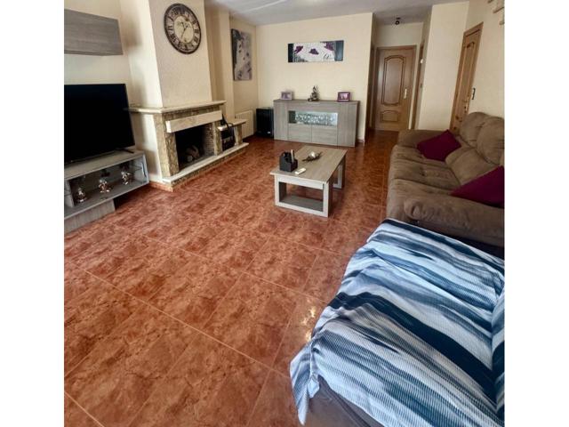 CASA ADOSADA EN VENTA EN EL CENTRO DEL PUEBLO photo 0