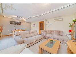 Chalet adosado en venta en Calle de Oporto photo 0