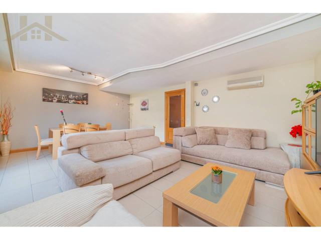 Chalet adosado en venta en Calle de Oporto photo 0