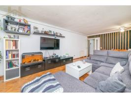 Piso en venta en Avenida de los Pinos photo 0