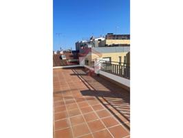 Casa esquinera reformada en 2023 en el barrio de Los Molinos – lista para entrar a vivir photo 0