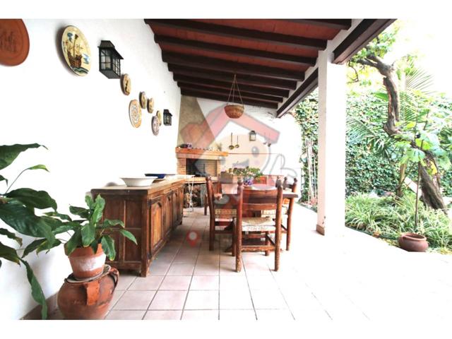 ESPECTACULAR CASA EN EL CENTRO! photo 0