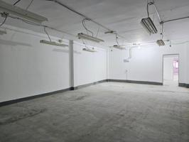 Local junto la plaza Ocata photo 0