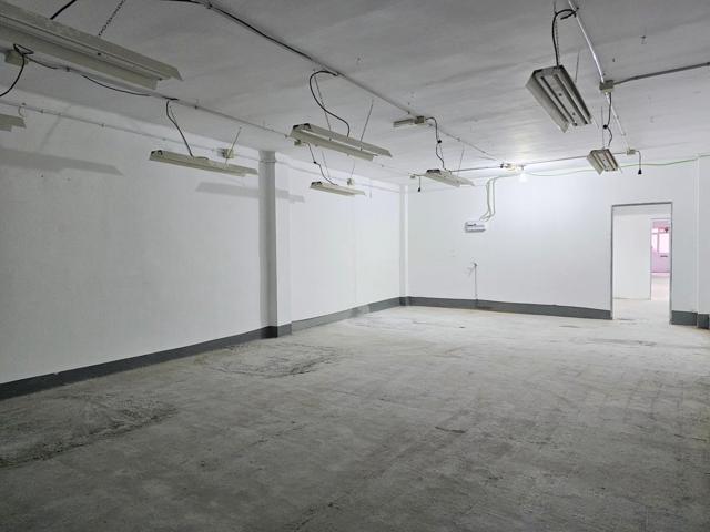 Local junto la plaza Ocata photo 0