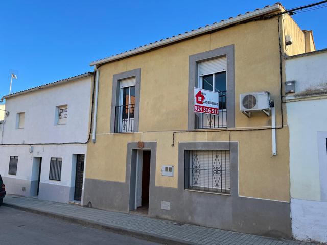 CASABANCO VENDE VIVIENDA DE DOS PLANTAS EN GARROVILLAS DE ALCONETAR photo 0