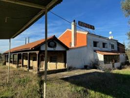 CASABANCO VENDE FINCA CON ANTIGUO MESÓN Y VIVIENDA EN MADROÑERA. photo 0