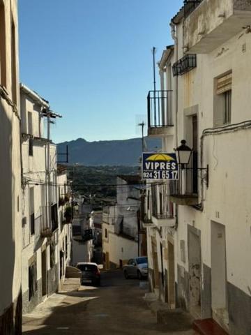 CASABANCO VENDE VIVIENDA DE CUATRO DORMITORIOS EN ALCUESCAR. photo 0