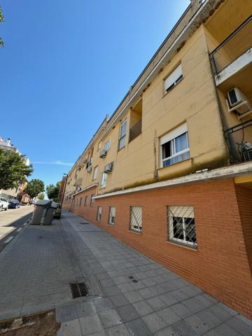 CASABANCO VENDE PISO  DE CUATRO DORMITORIOS EN  ALMENDRALEJO. photo 0