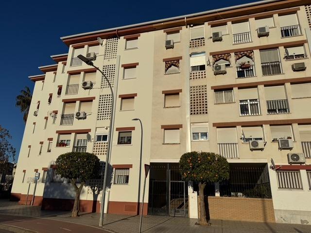 CASABANCO VENDE PISO DE TRES DORMITORIOS EN ALMENDRALEJO. photo 0