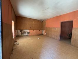 SE VENDE ALMACEN EN LOGROSAN photo 0