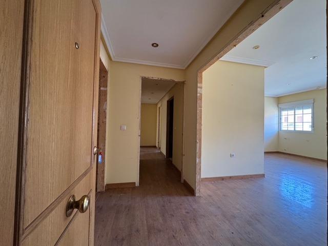 CASABANCO VENDE PISO DE TRES DORMITORIOS EN ALMENDRALEJO photo 0