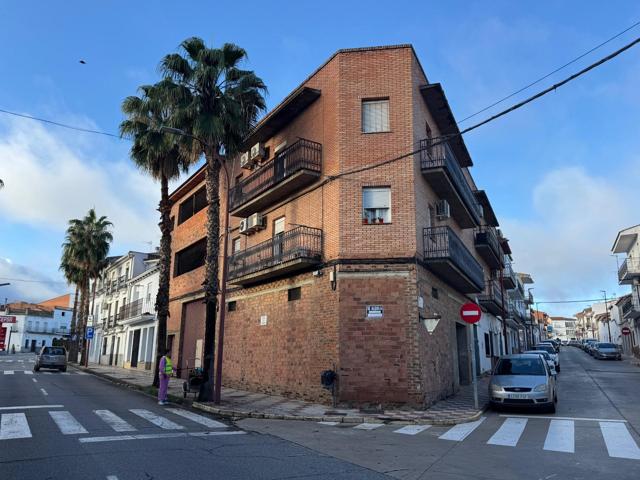 CASABANCO VENDE PISO DE TRES DORMITORIOS EN HERRERA DEL DUQUE. photo 0
