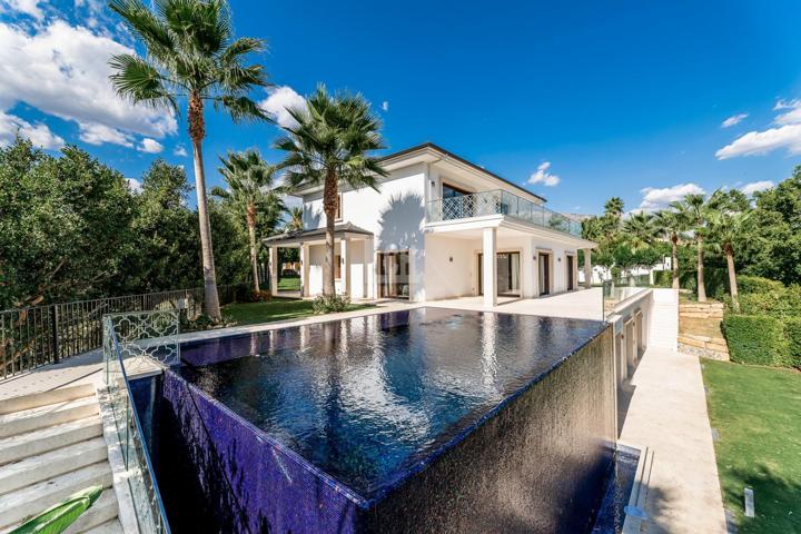 Unifamiliar En venta en Reserva De Marbella, Marbella photo 0