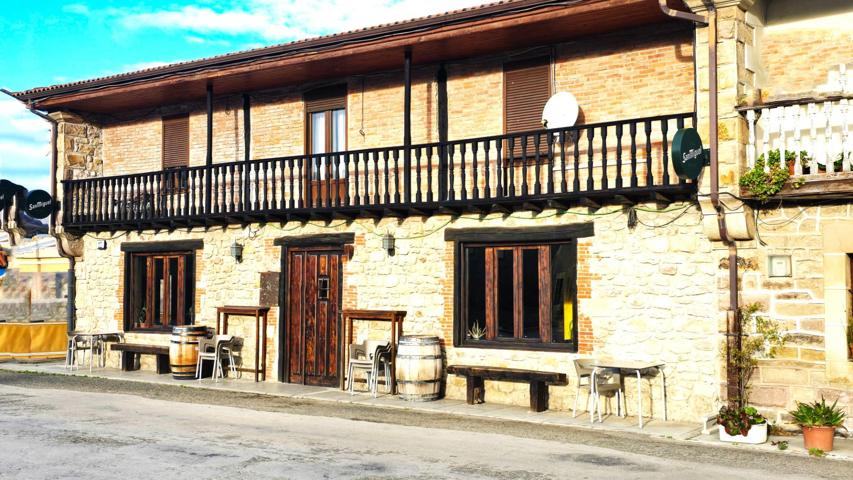 Oportunidad Única en Arenas de Iguña – De Bar a Gran Vivienda en un Entorno Privilegiado photo 0