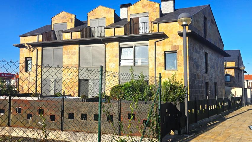 Chalet adosado de diseño en Cudón – Miengo (Cantabria) Arquitectura moderna, piedra natural y esencia cántabra a un paso del mar. photo 0