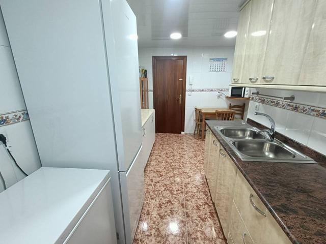 OPORTUNIDAD DE COMPRA, Pisazo de 3 habitaciones dobles photo 0