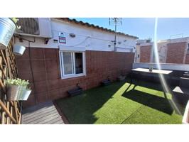 PRECIOSO PISO REFORMADO CON TERRAZA DE 25M² EN PLENO CENTRO photo 0