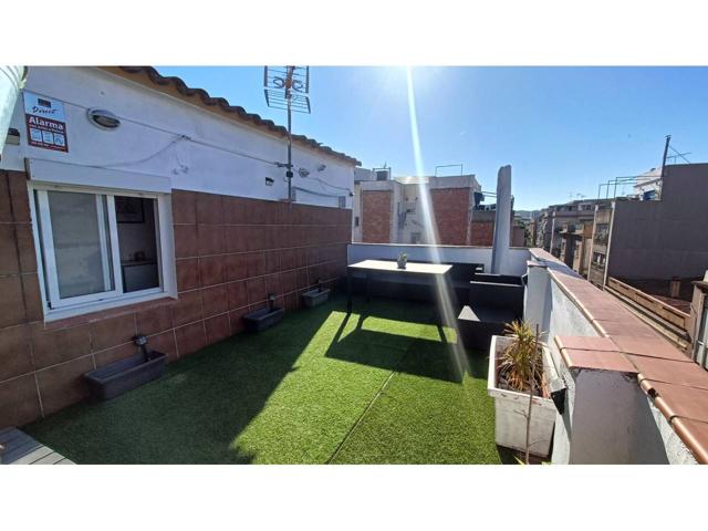 PRECIOSO PISO REFORMADO CON TERRAZA DE 25M² EN PLENO CENTRO photo 0