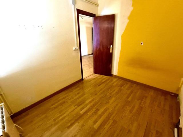 ¡ PISO CON GRAN POTENCIAL EN EL CENTRO DE SANTA COLOMA DE GRAMENET ! photo 0