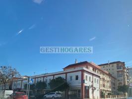 Local En venta en Sevilla photo 0