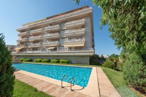 Apartamento de 3hab y 2 baños con piscina Comunitaria photo 0