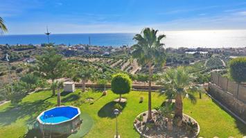 Villa exclusiva con fantásticas vistas al mar photo 0