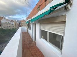 Ático en venta en L'Hospitalet de Llobregat photo 0