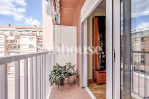Piso en venta en Barcelona de 83 m2 photo 0