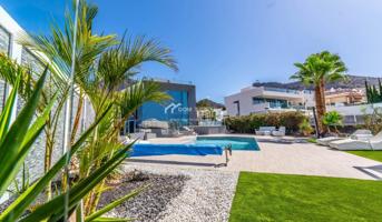 Casa-Chalet en Venta en Adeje Santa Cruz de Tenerife photo 0
