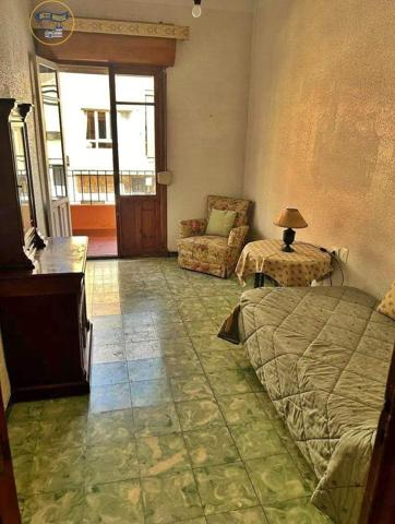 SE VENDE PISO EN LA CALLE JAIME SEGARRA - ZONA CAROLINAS BAJAS photo 0