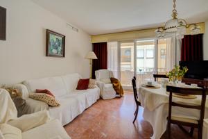 Piso de tres habitaciones y con terraza en San Juan de Alicante. photo 0