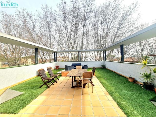 Casa con local en la mejor zona Can bou photo 0