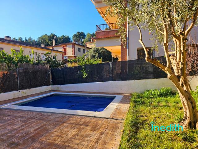 bonita casa adosada 4 hab., piscina y Licencia turística en urbabizacion tranquila photo 0