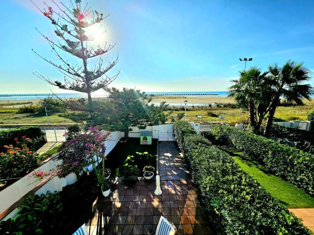 Preciosa casa adosada en la playa de Cunit, frente al mar, con vistas espectaculares! photo 0