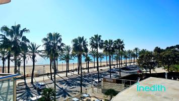 Precioso piso una hab. con vistas al mar en pleno paseo marítimo de Vilanova photo 0