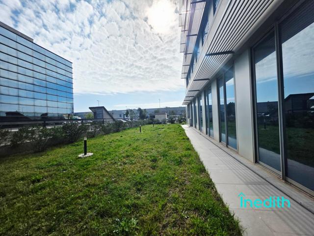 OFICINAS diáfanas o con despachos, 500 m2 cada una a 10 minutos de Barcelona photo 0