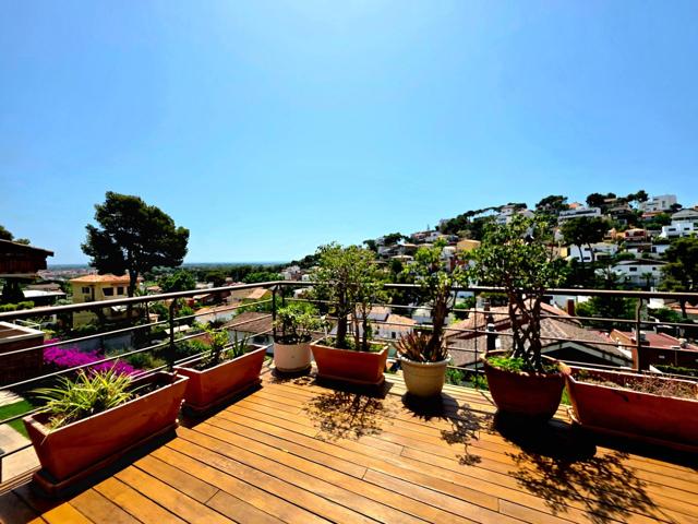 Preciosa casa de diseño coon vistas mar y montaña en Montemar cerca del centro photo 0