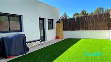 Descubre tu oasis en Cunit, casa adosada con dos terrazas y 3 habitaciones photo 0