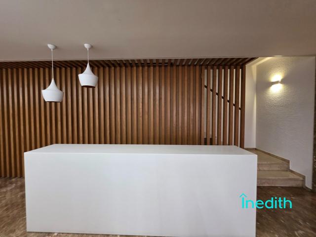 Amplio piso de 4 habitaciones en plena Eixample cerca del Clínico con todos los servicios a tu alcance photo 0