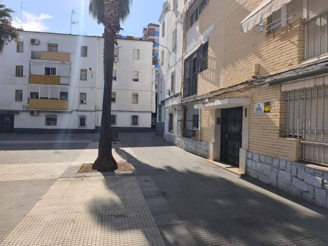 PISO EN GUADALUPE DE TRES HABITACIONES CON PATIO PLANTA BAJA. photo 0