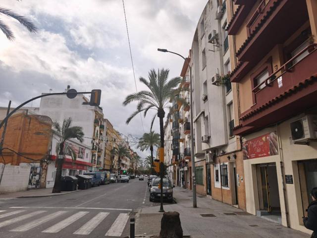 BUEN PISO DE DOS HABITACIONES MUY LUMINOSO EN AVENIDA CON TRASTERO. photo 0