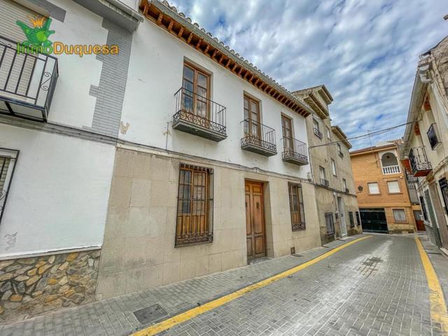 INVERSIÓN para sacar pisos. Casa de 3 plantas mas azotea. photo 0