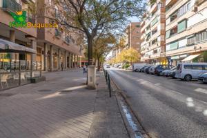 Garaje de 24 m2 en venta junto al Paseo del Emperador Carlos V photo 0