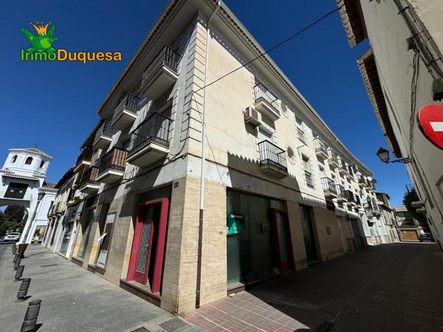 Local comercial en CALLE REAL con 237 m² construidos. (32m de FACHADA) photo 0