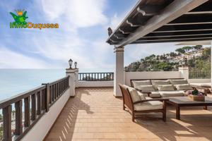 Exclusivo ático en Marina del Este con terraza de 100 m2, garaje, piscina y vistas al mar photo 0