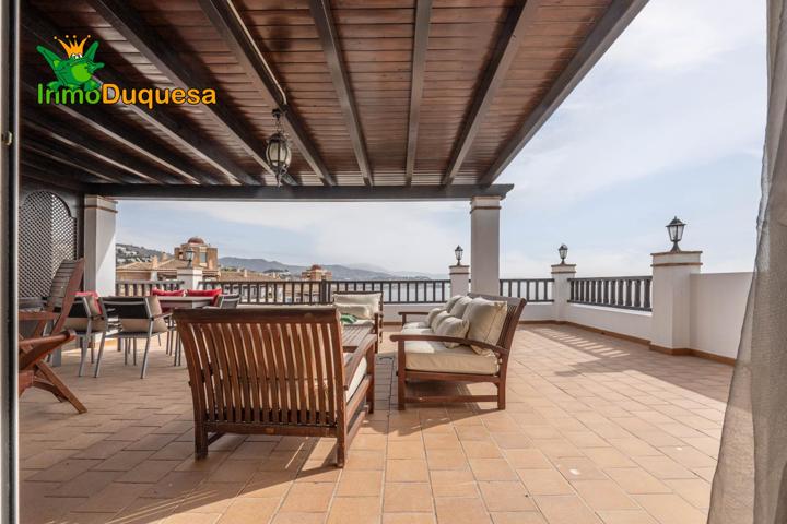 Exclusivo ático en Marina del Este con terraza de 100 m2, garaje, piscina y vistas al mar photo 0