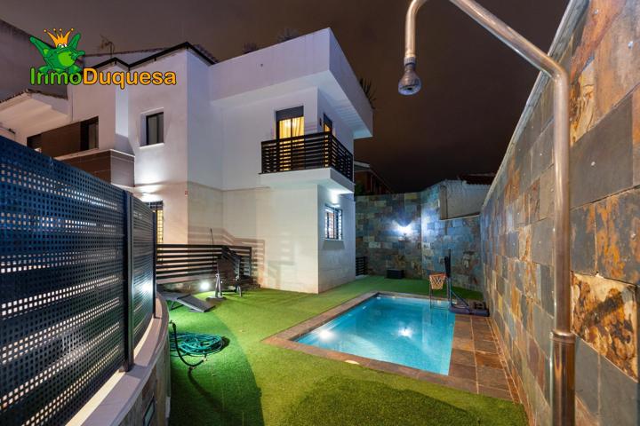 CHALET PAREADO DE LUJO EN HUETOR VEGA photo 0