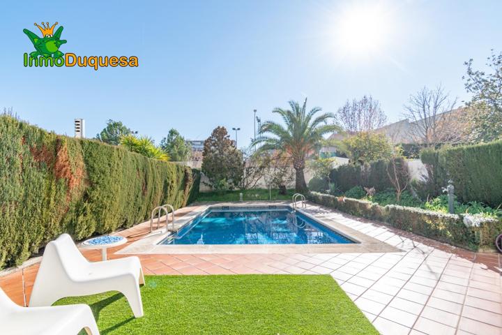 Chalet de LUJO en zona FORUM photo 0